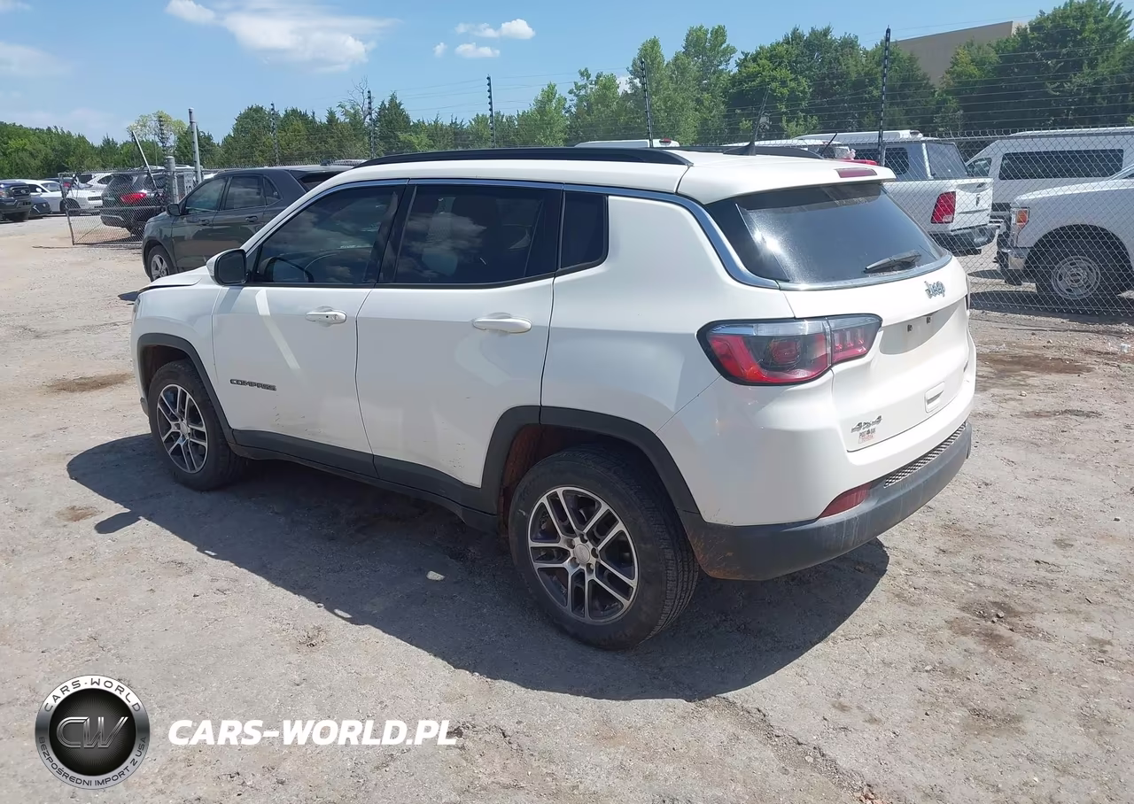 2018 Jeep Compass Latitude 4X4 VIN:3C4NJDBB0JT232272 - 3