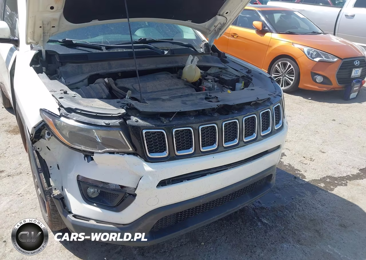 2018 Jeep Compass Latitude 4X4 VIN:3C4NJDBB0JT232272 - 6