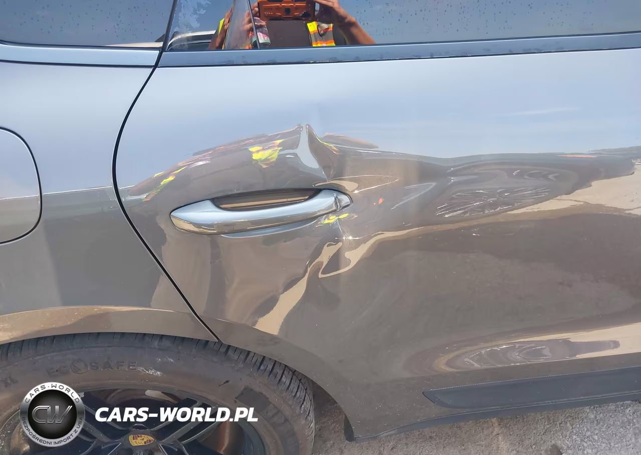 2015 Porsche Macan S VIN:WP1AB2A59FLB67614 - 18