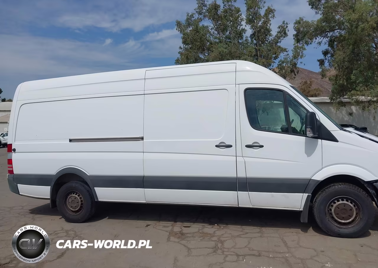 2018 Mercedes-Benz Sprinter 2500 High Roof V6 VIN:WD3PE8CD7JP618125 - 13