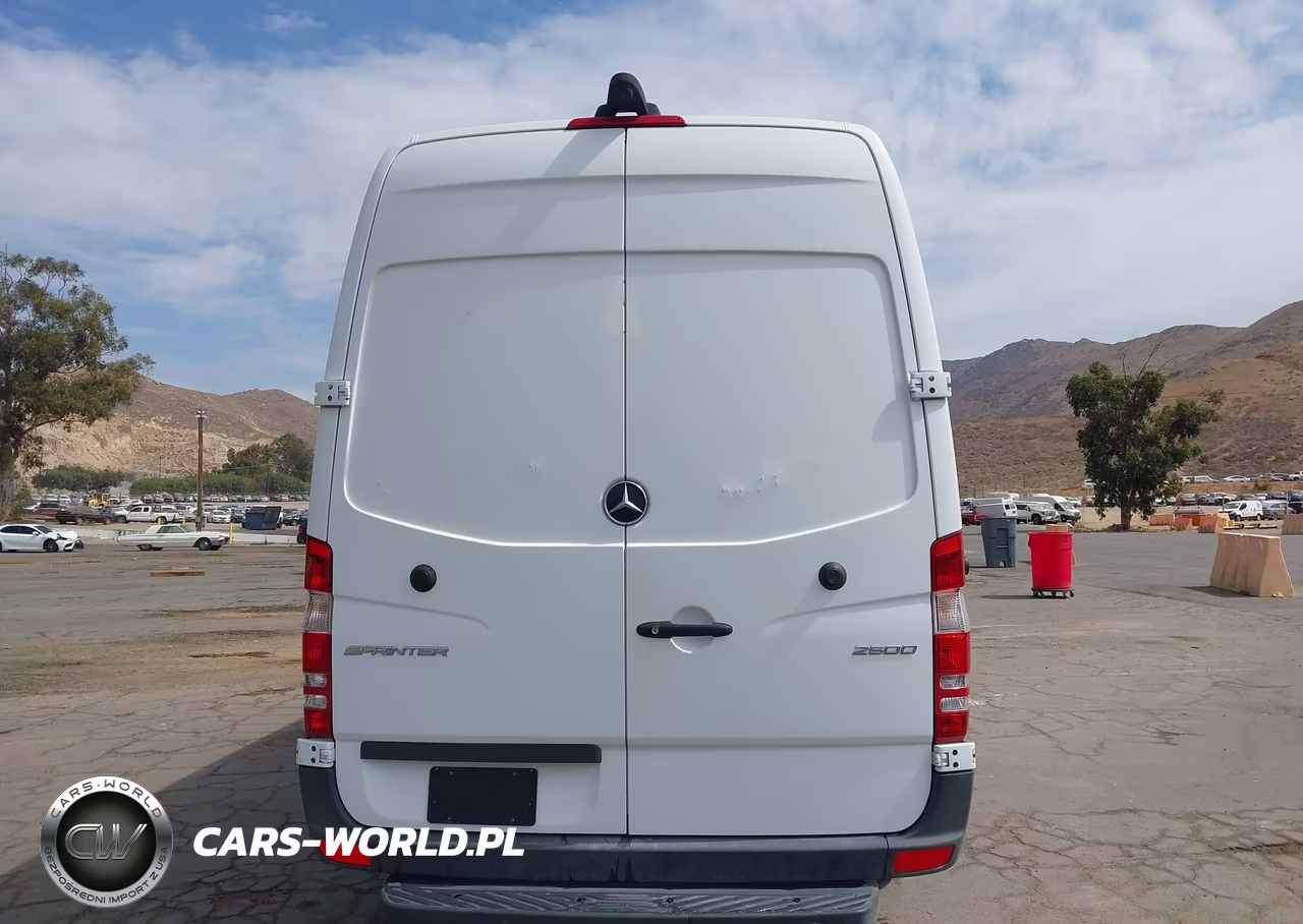 2018 Mercedes-Benz Sprinter 2500 High Roof V6 VIN:WD3PE8CD7JP618125 - 16