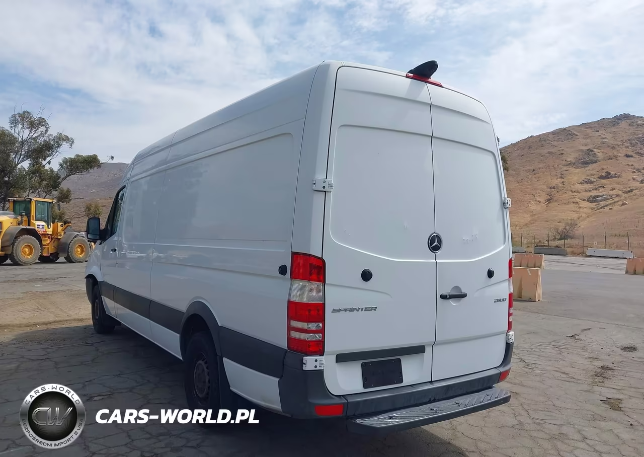 2018 Mercedes-Benz Sprinter 2500 High Roof V6 VIN:WD3PE8CD7JP618125 - 3