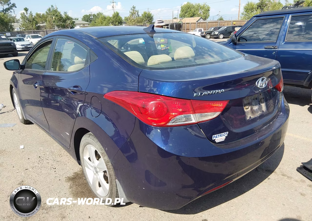 2013 Hyundai Elantra Gls VIN:5NPDH4AE1DH407085 - 3