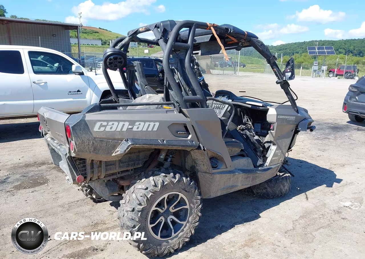 2015 Can-Am Commander 1000 Limited VIN:3JBKVAP27FJ000238 - 4