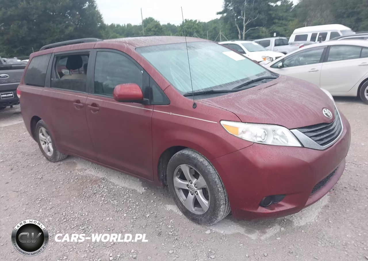2011 Toyota Sienna Le V6 – zdjęcie 1 z 16