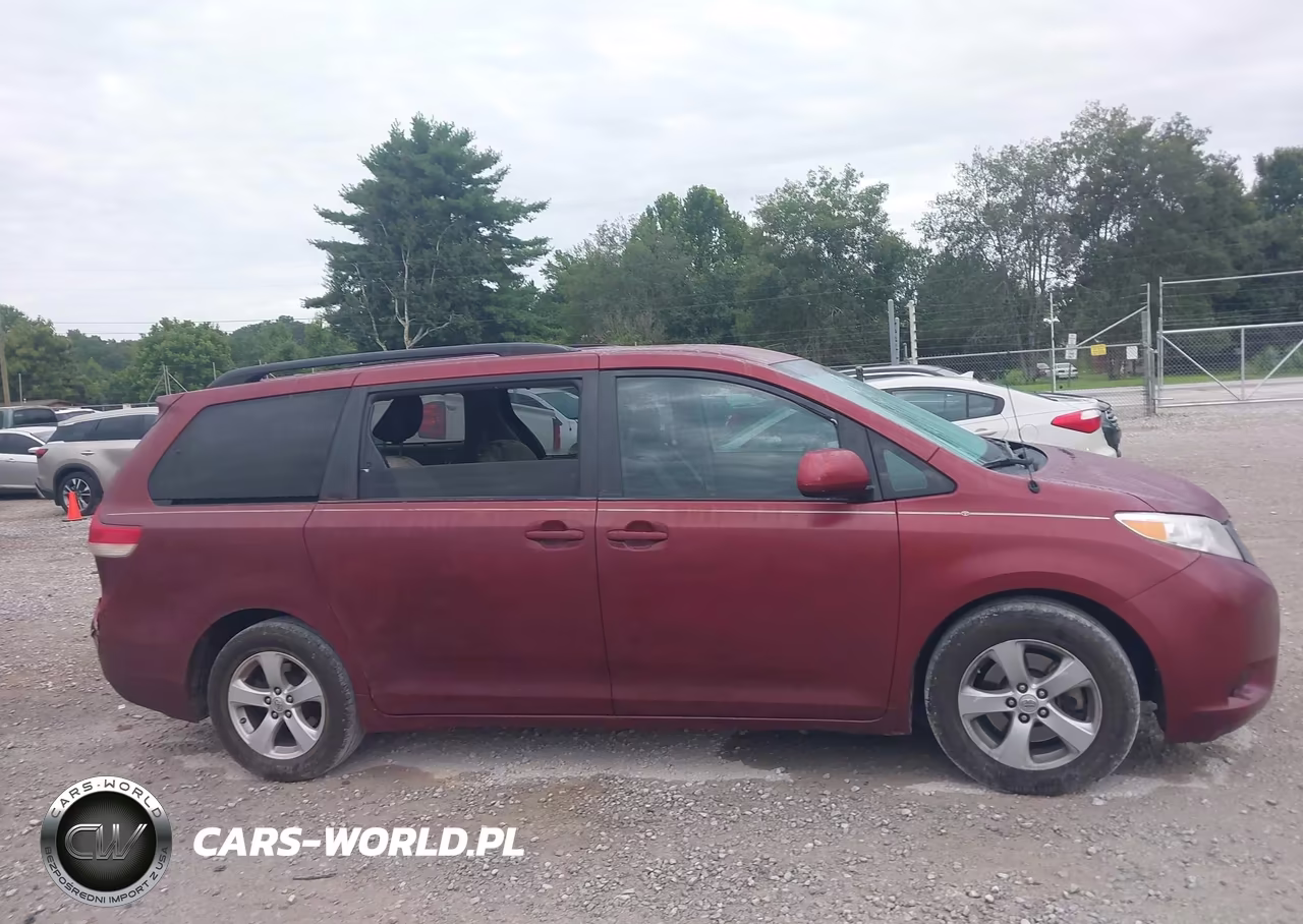 2011 Toyota Sienna Le V6 VIN:5TDKK3DC9BS064921 - 13