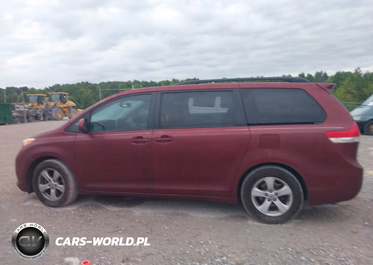 2011 Toyota Sienna Le V6 VIN:5TDKK3DC9BS064921 - 14