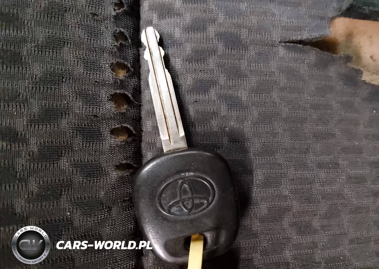 2008 Toyota Corolla S VIN:1NXBR32EX8Z961682 - 11