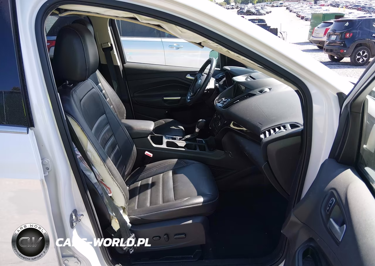 2017 Ford Escape Titanium VIN:1FMCU0J98HUB40649 - 5