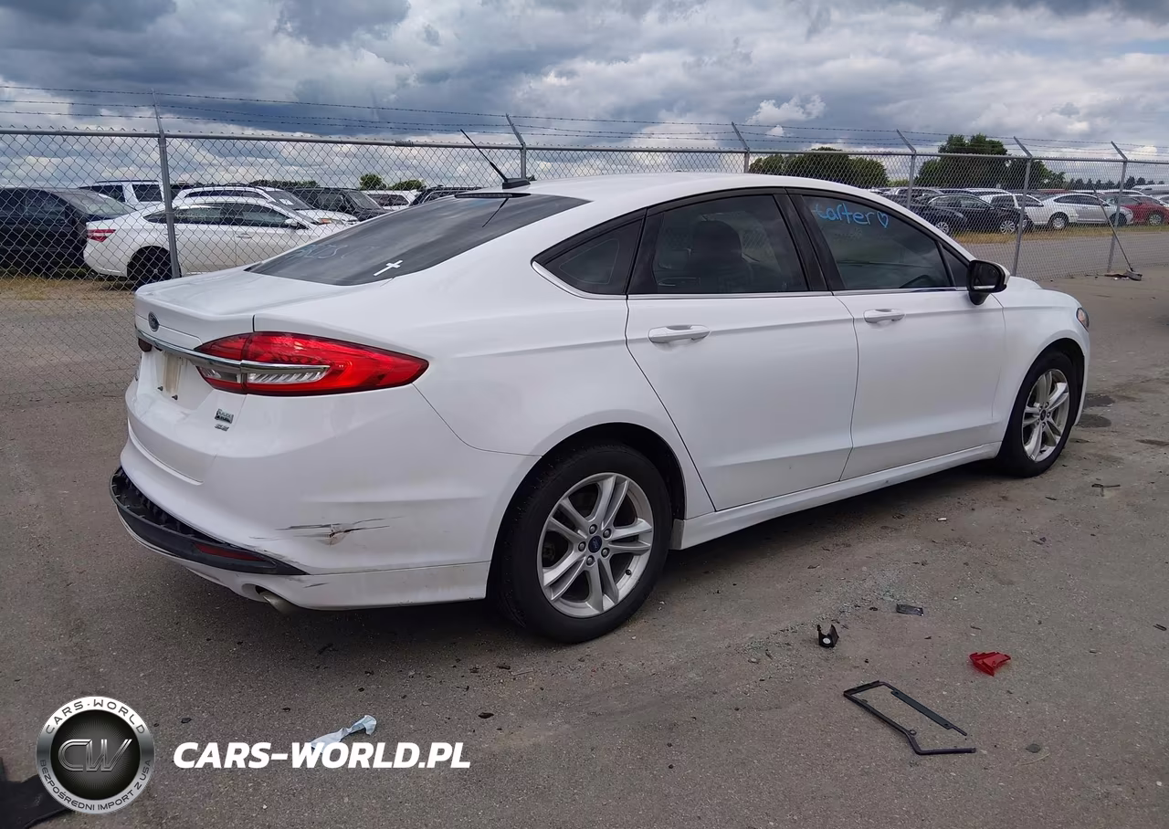 2018 Ford Fusion Se VIN:3FA6P0H75JR258058 - 4