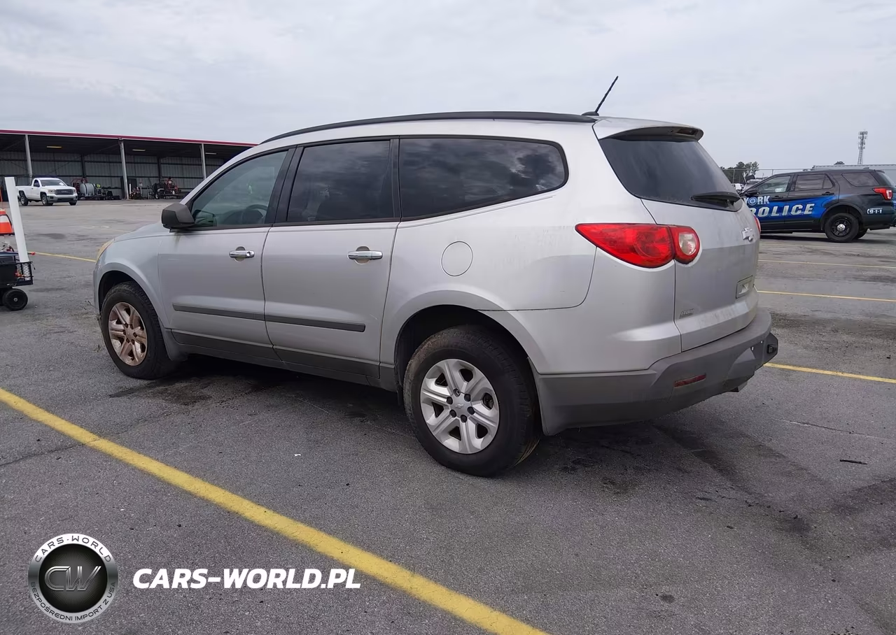 2012 Chevrolet Traverse Ls VIN:1GNKRFED7CJ303215 - 3