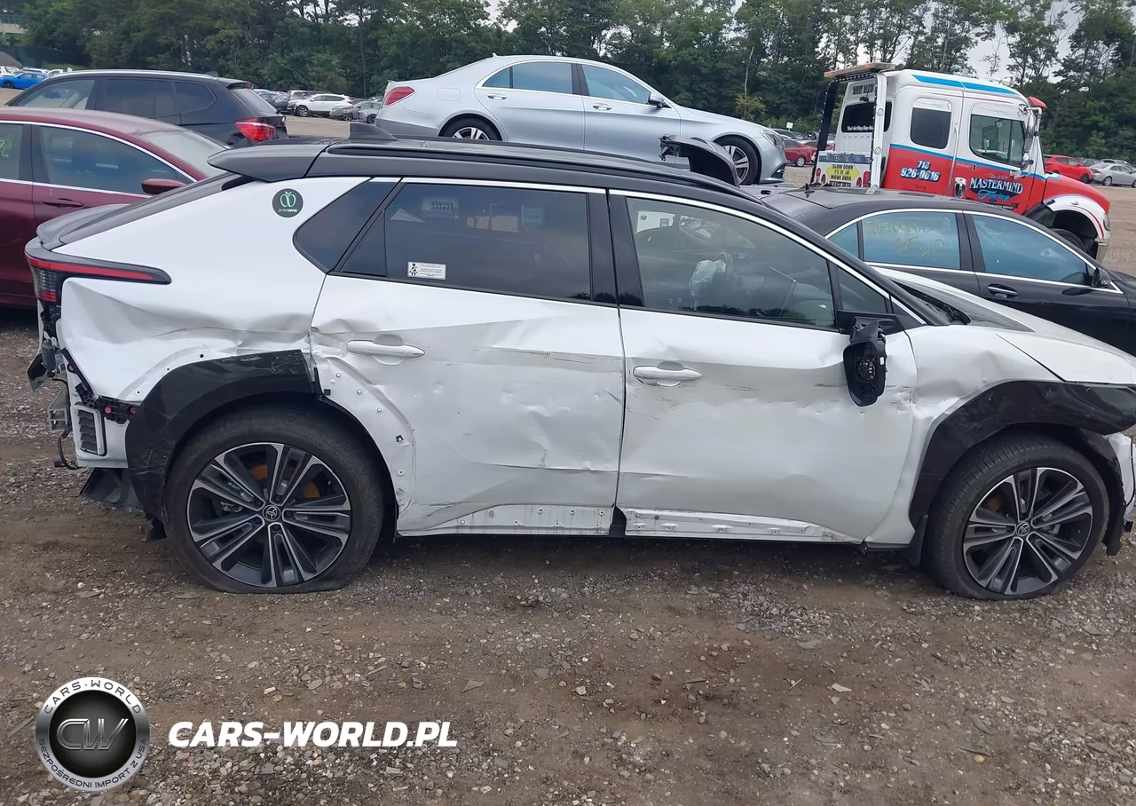 2023 Toyota Bz4X Limited VIN:JTMABACA6PA028821 - 13