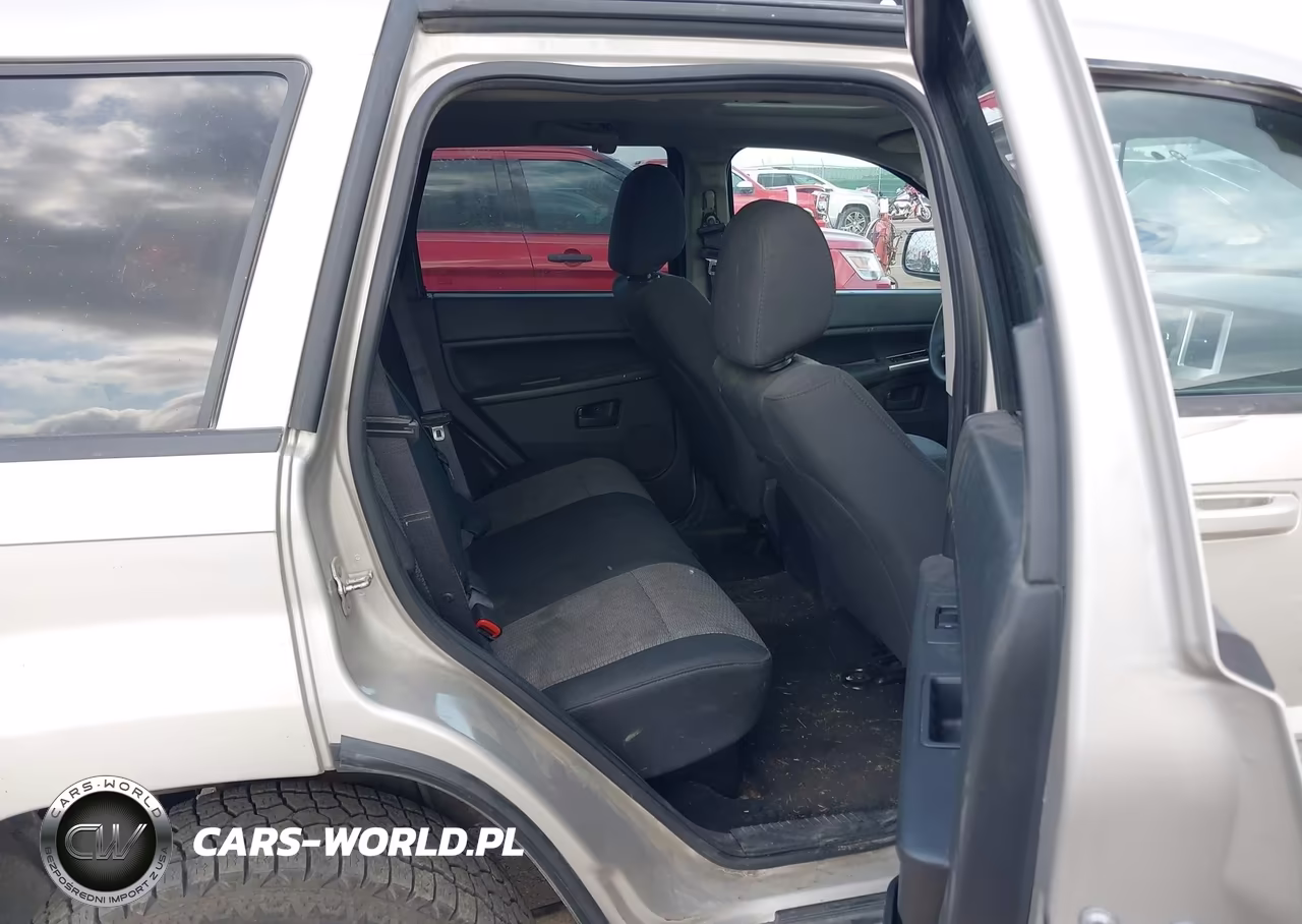 2008 Jeep Grand Cherokee Laredo VIN:1J8GR48K68C237077 - 8