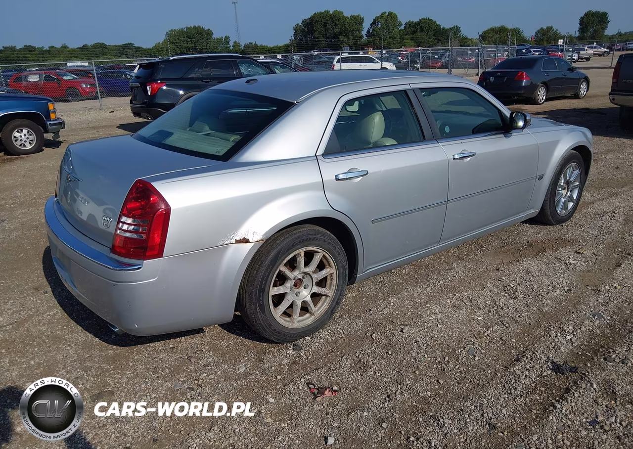 2007 Chrysler 300C VIN:2C3KA63H37H633760 - 4