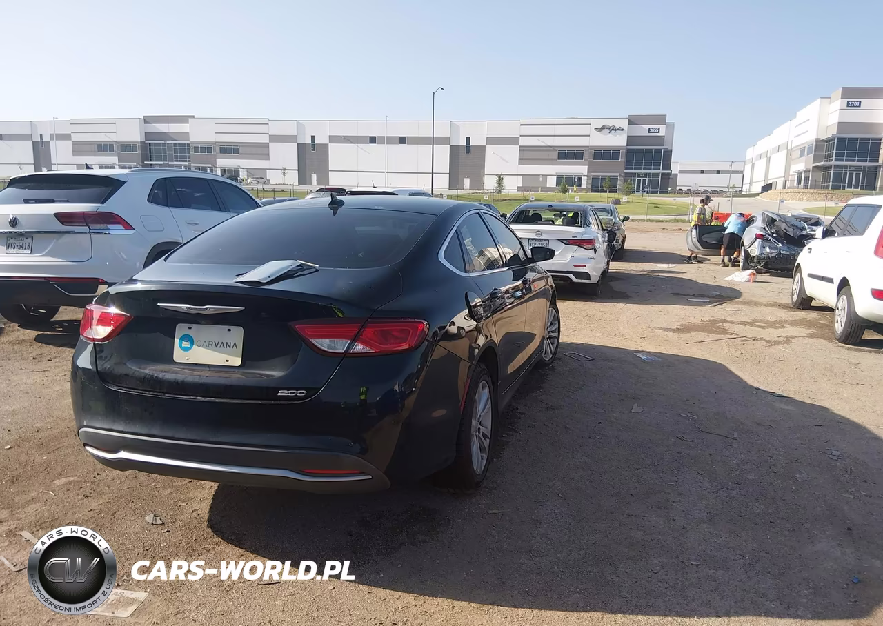 2016 Chrysler 200 Limited VIN:1C3CCCAB5GN116852 - 4