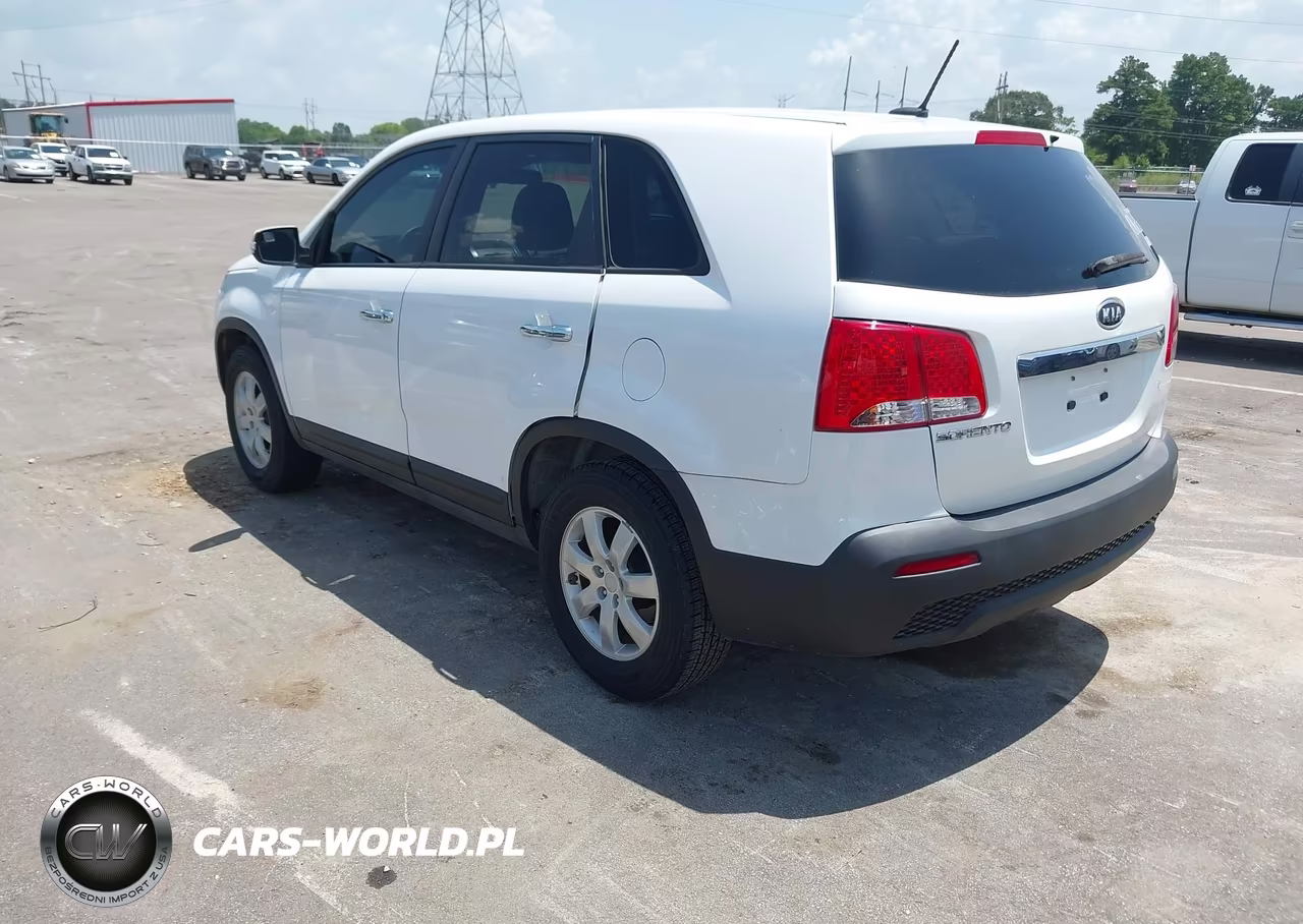 2011 Kia Sorento Lx VIN:5XYKT3A14BG013503 - 3