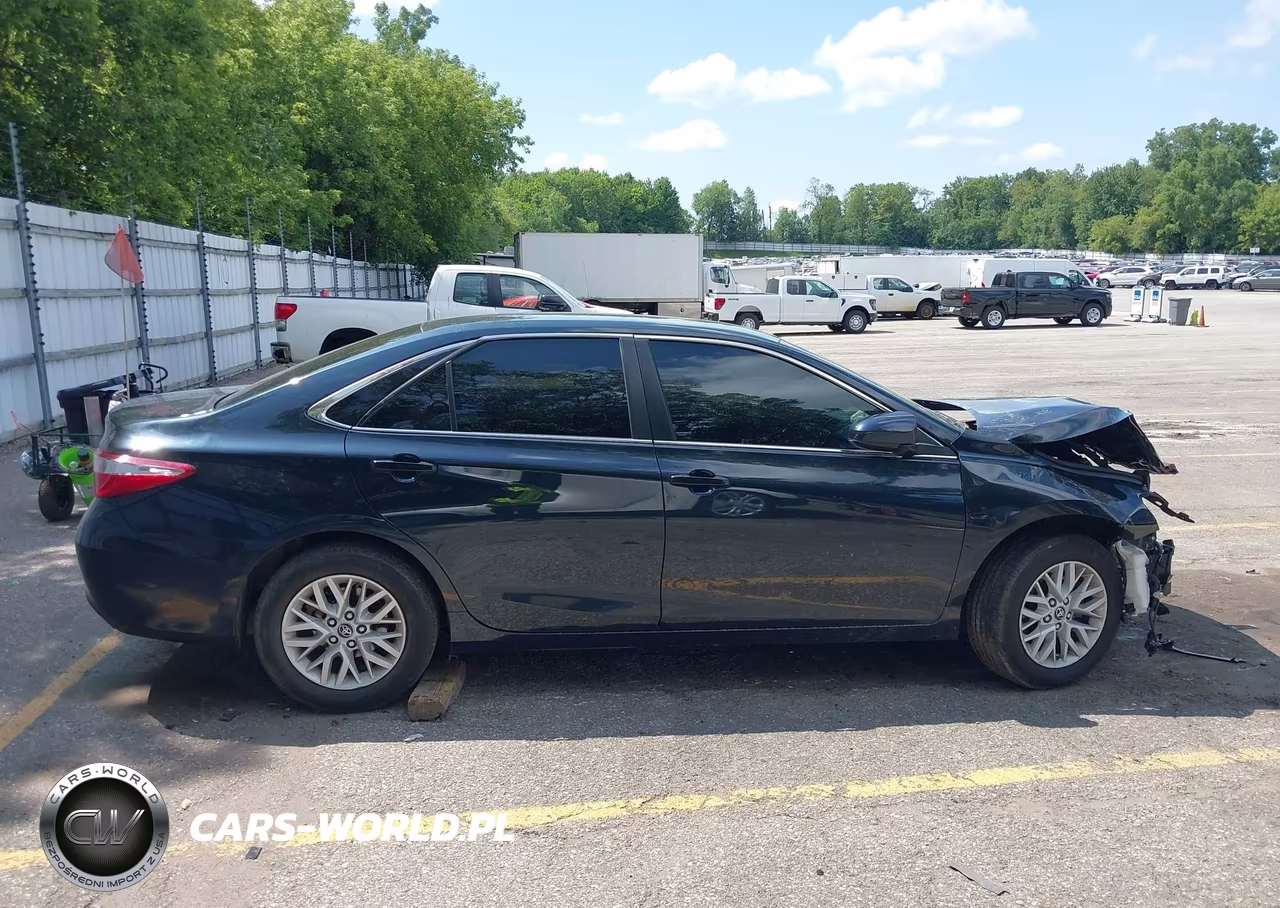 2016 Toyota Camry Le VIN:4T1BF1FK0GU241545 - 13