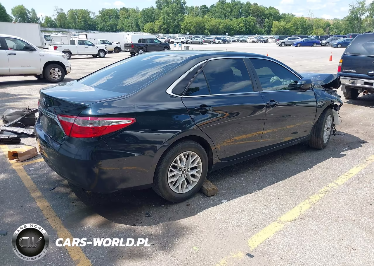 2016 Toyota Camry Le VIN:4T1BF1FK0GU241545 - 4