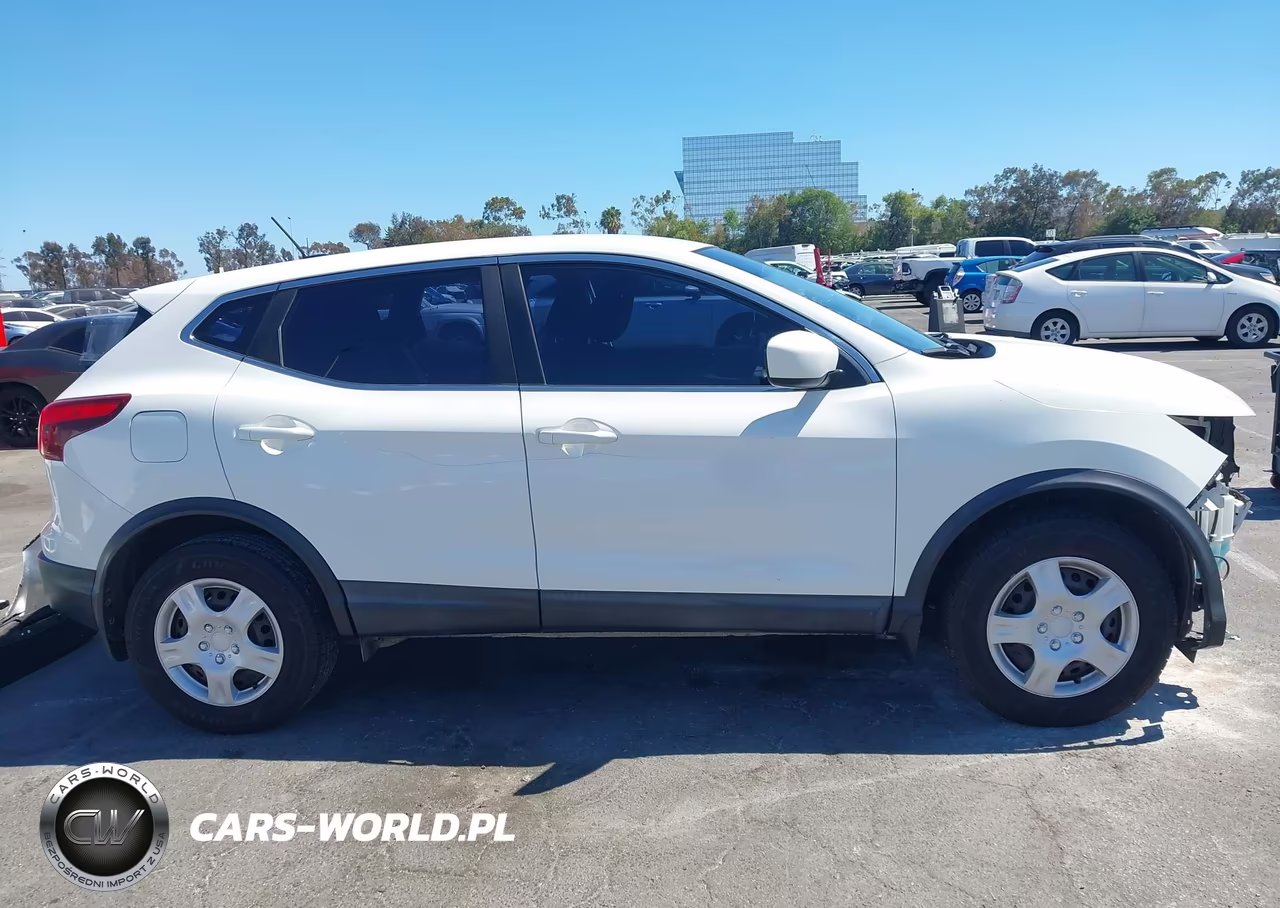 2018 Nissan Rogue Sport S VIN:JN1BJ1CP3JW183741 - 14