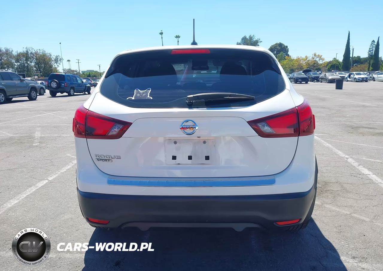 2018 Nissan Rogue Sport S VIN:JN1BJ1CP3JW183741 - 17