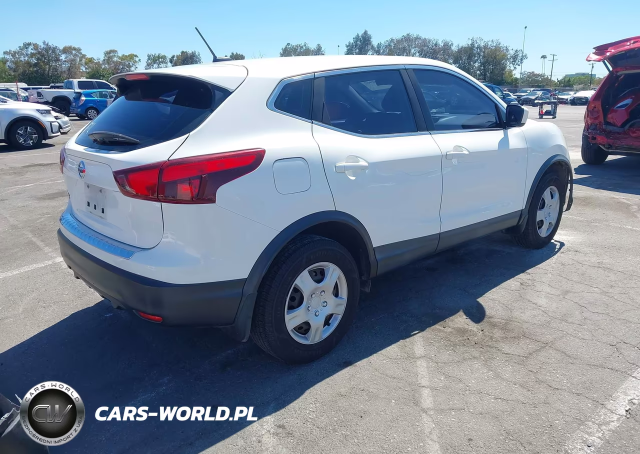 2018 Nissan Rogue Sport S VIN:JN1BJ1CP3JW183741 - 4