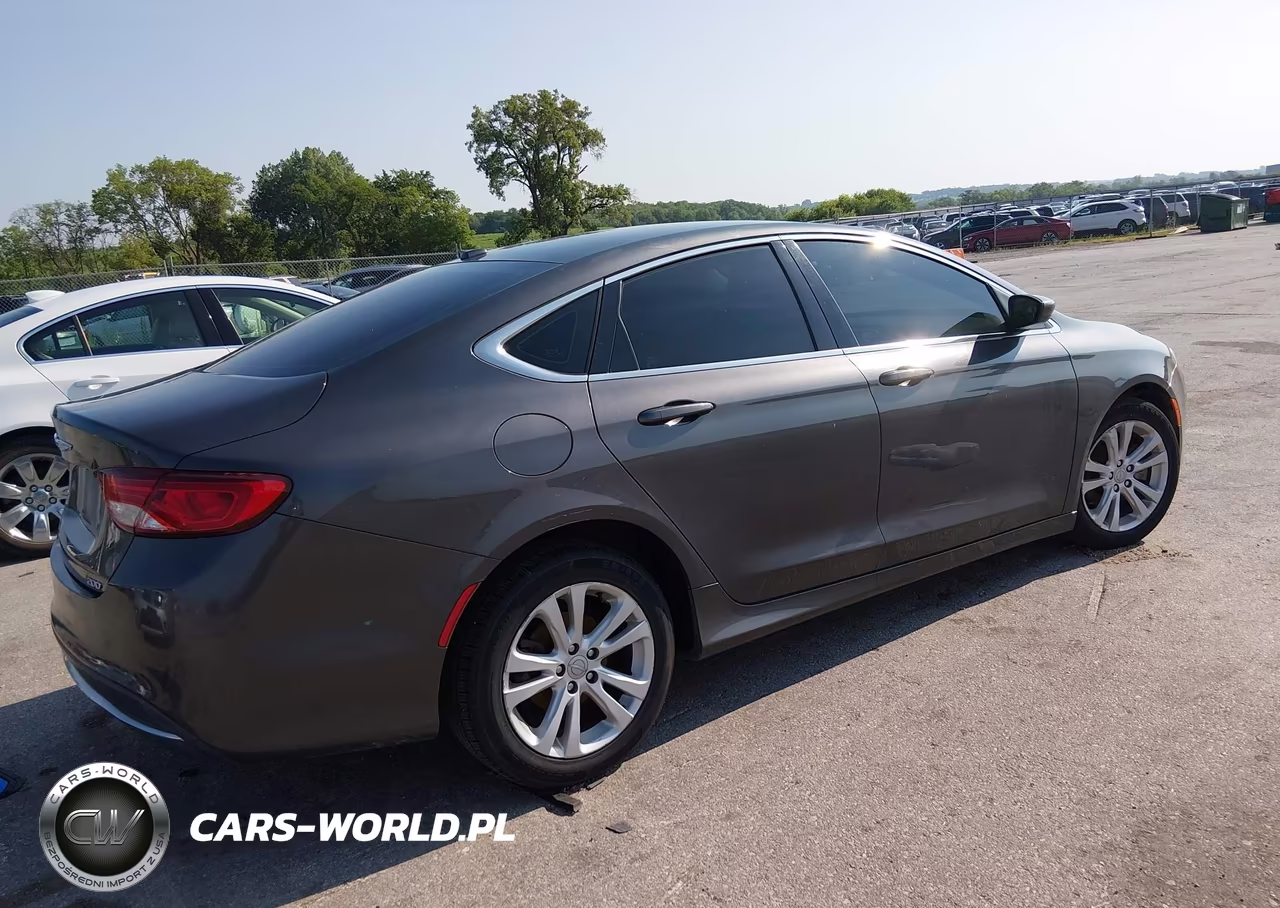2015 Chrysler 200 Limited VIN:1C3CCCAB8FN666917 - 4
