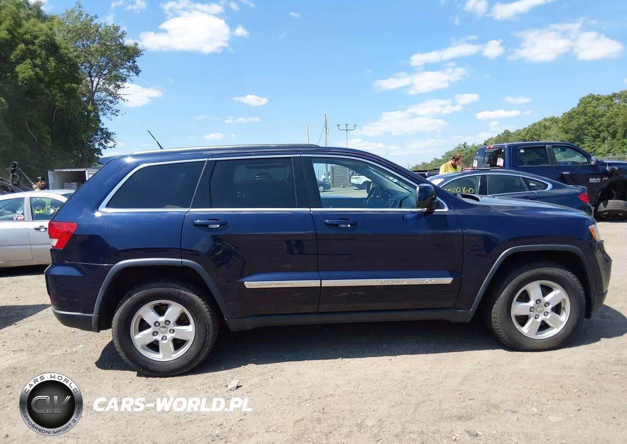 2013 Jeep Grand Cherokee Laredo VIN:1C4RJFAG9DC634933 - 13