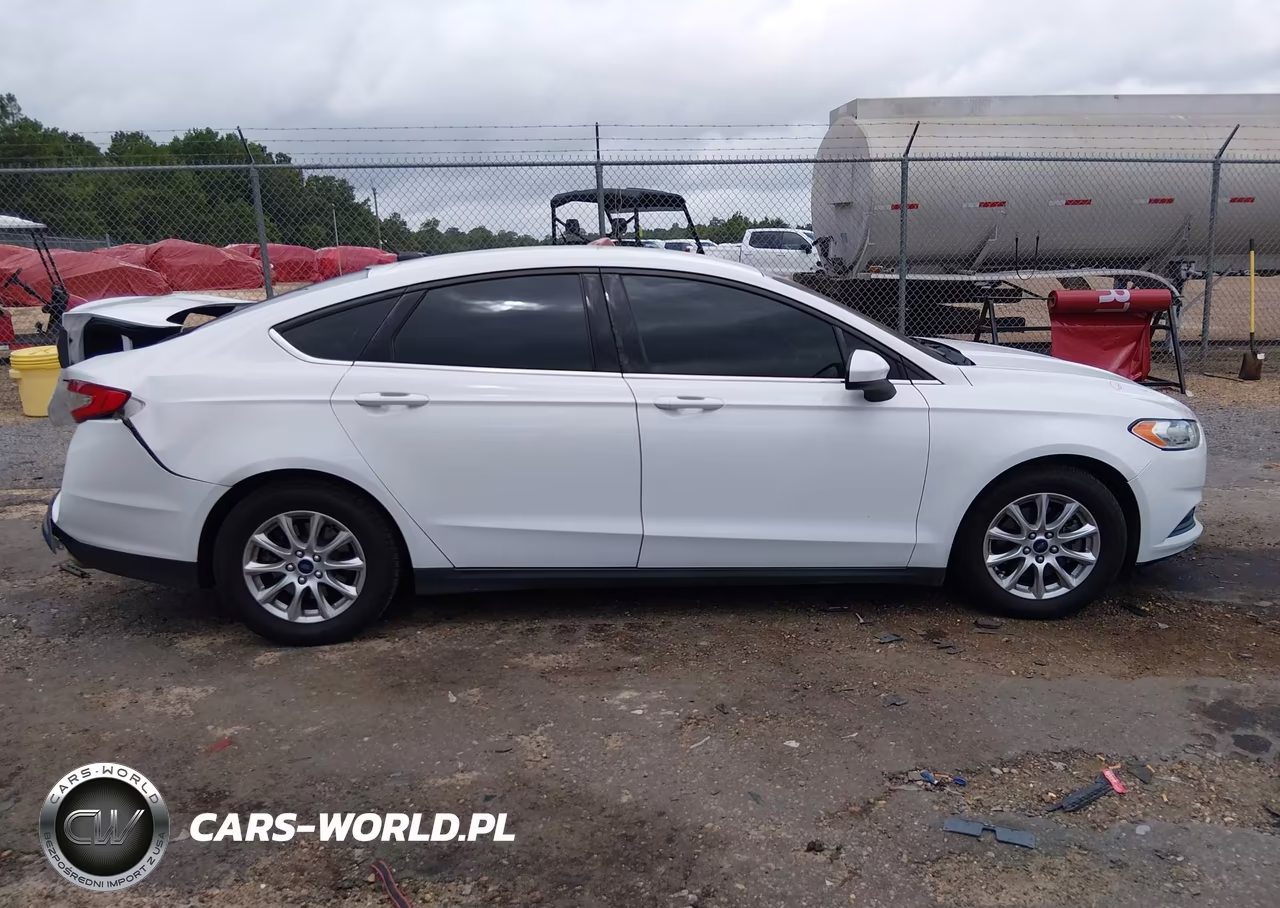 2015 Ford Fusion S VIN:3FA6P0G76FR251208 - 13