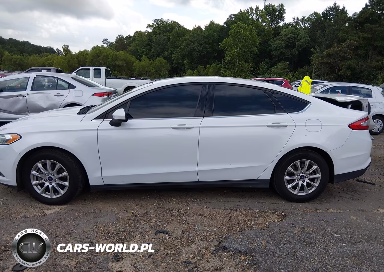 2015 Ford Fusion S VIN:3FA6P0G76FR251208 - 14