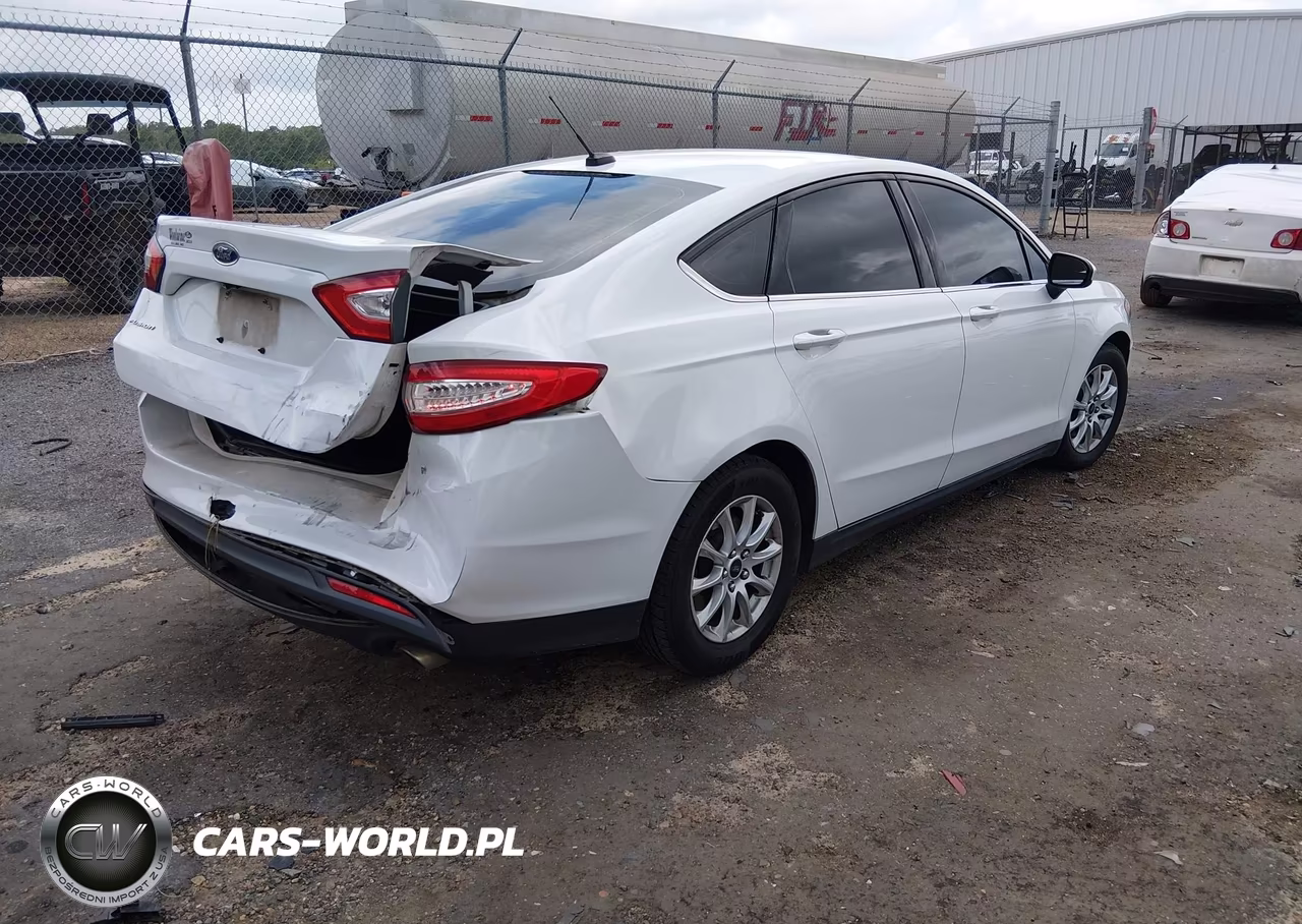 2015 Ford Fusion S VIN:3FA6P0G76FR251208 - 4