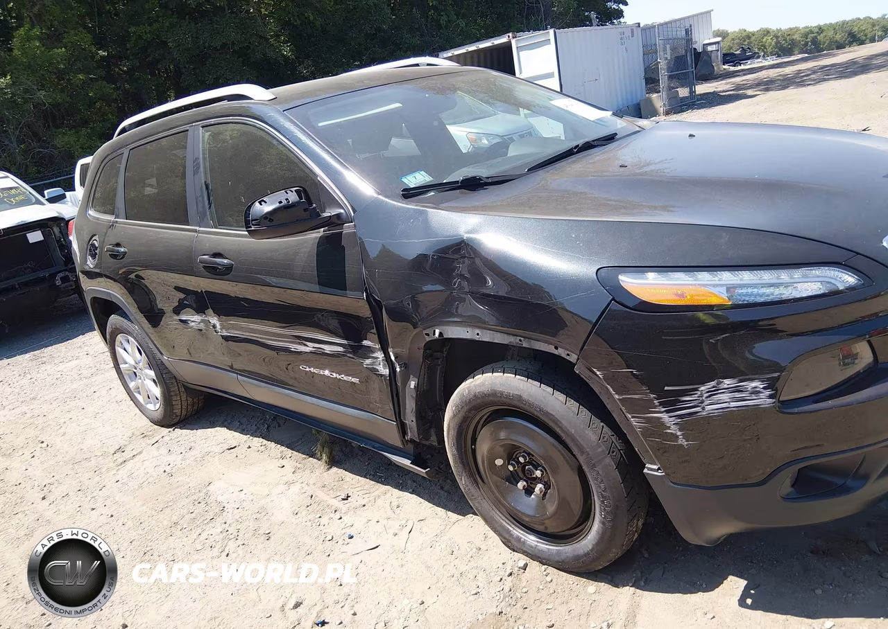 2016 Jeep Cherokee Latitude VIN:1C4PJMCS4GW236674 - 6