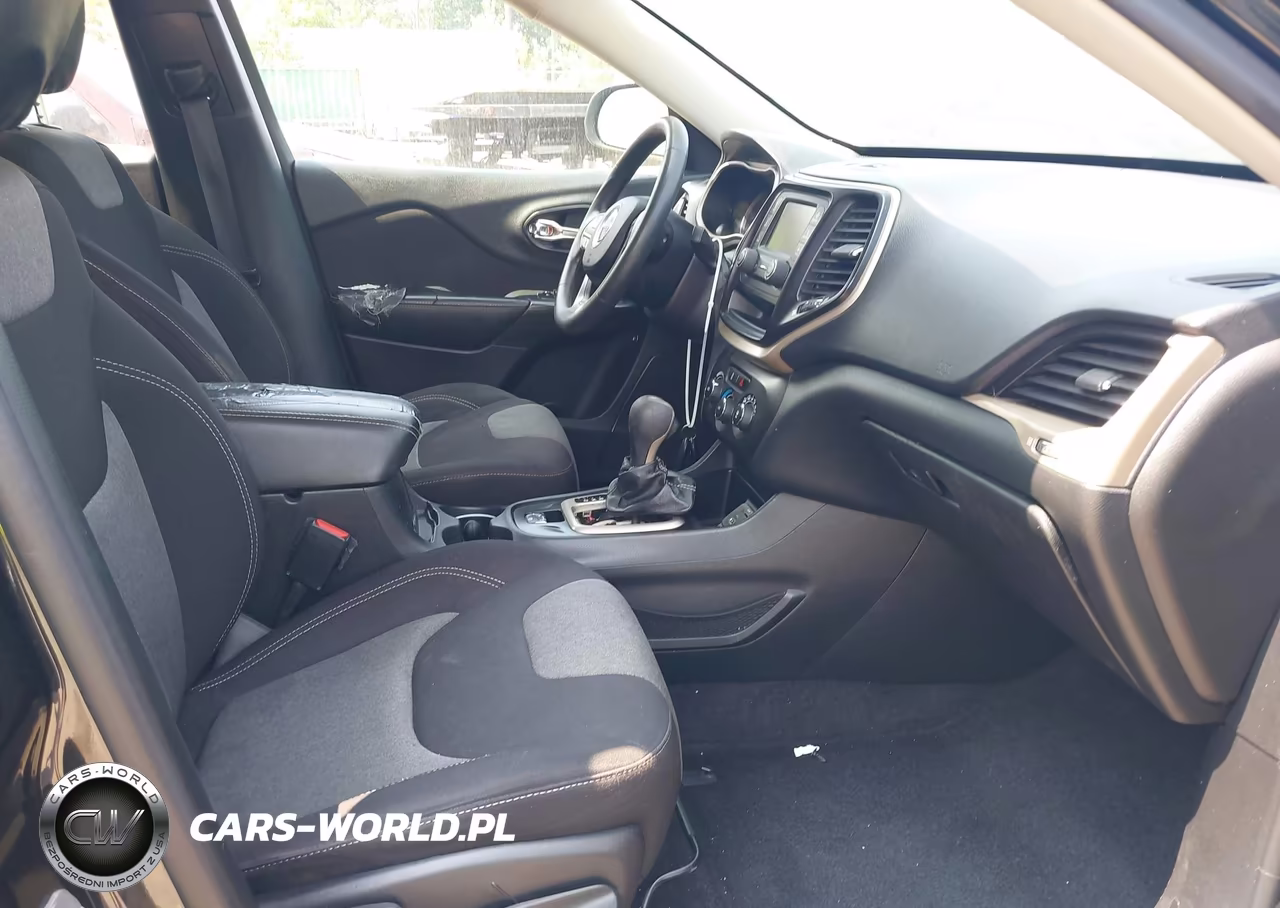 2016 Jeep Cherokee Sport VIN:1C4PJLAB2GW179355 - 5