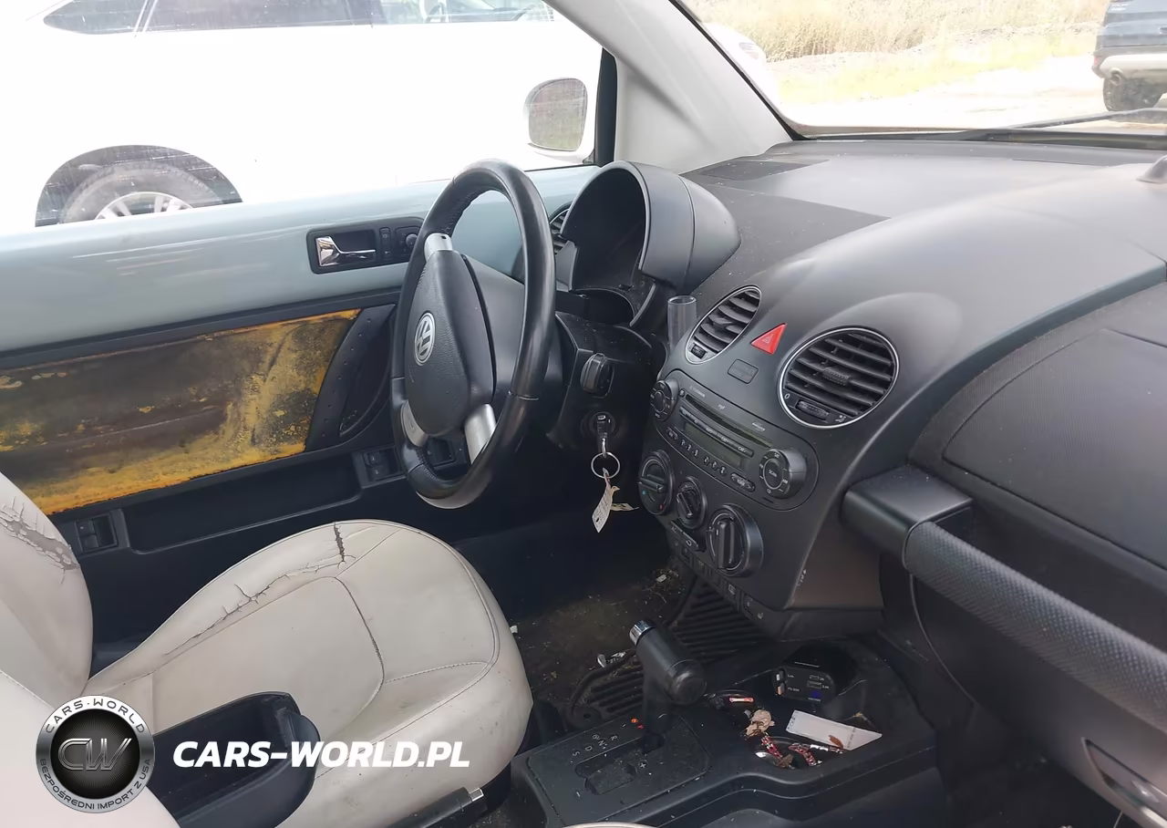 2010 Volkswagen New Beetle 2.5L Final Edition VIN:3VWRG3ALXAM011063 - 5