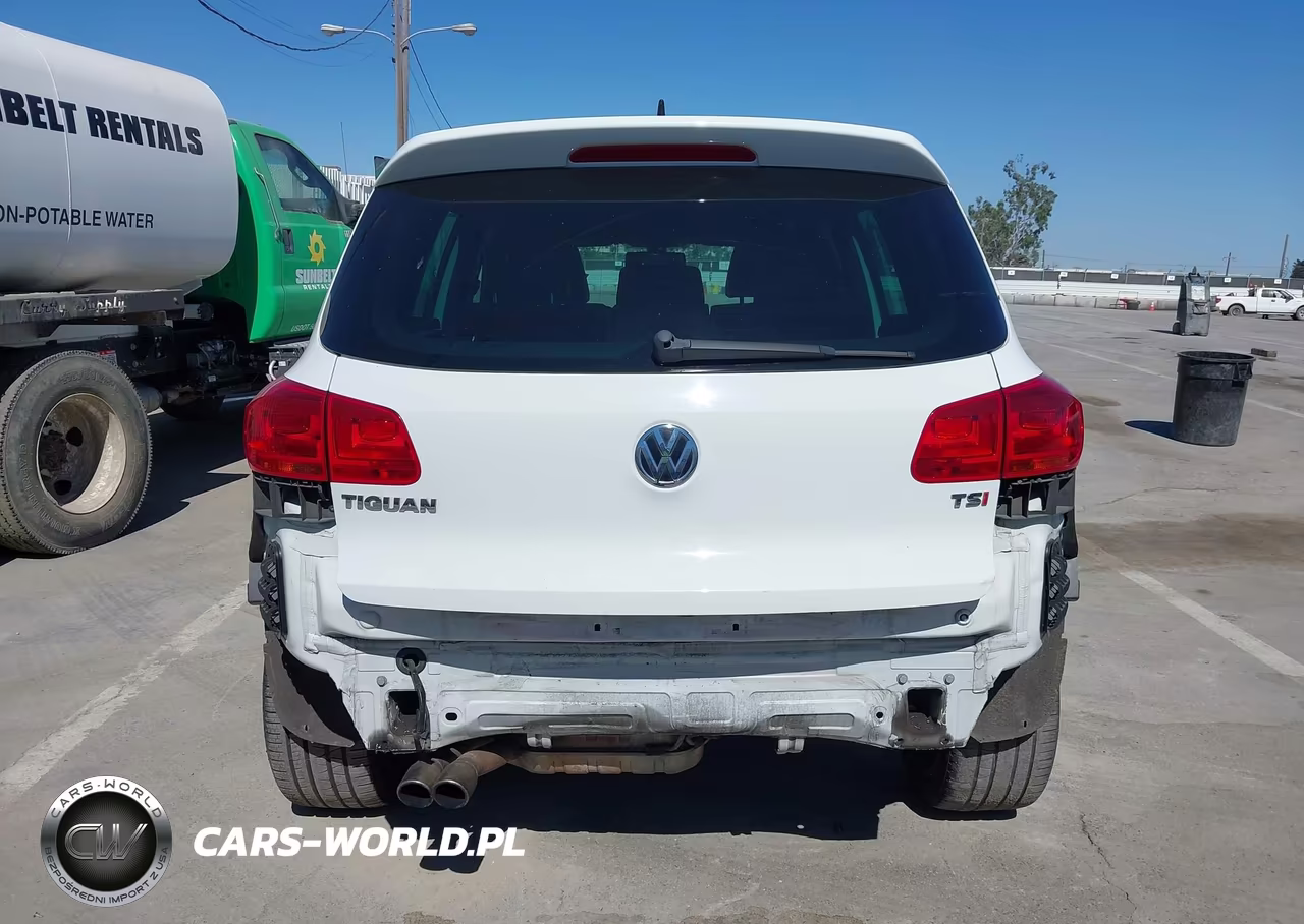 2016 Volkswagen Tiguan R-Line VIN:WVGAV7AX8GW039268 - 17