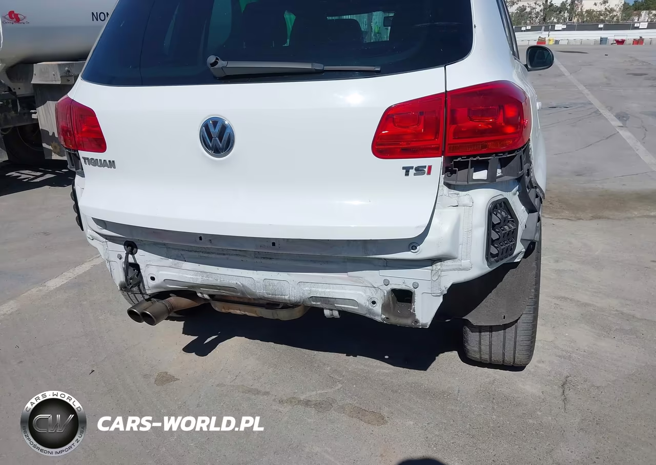 2016 Volkswagen Tiguan R-Line VIN:WVGAV7AX8GW039268 - 6