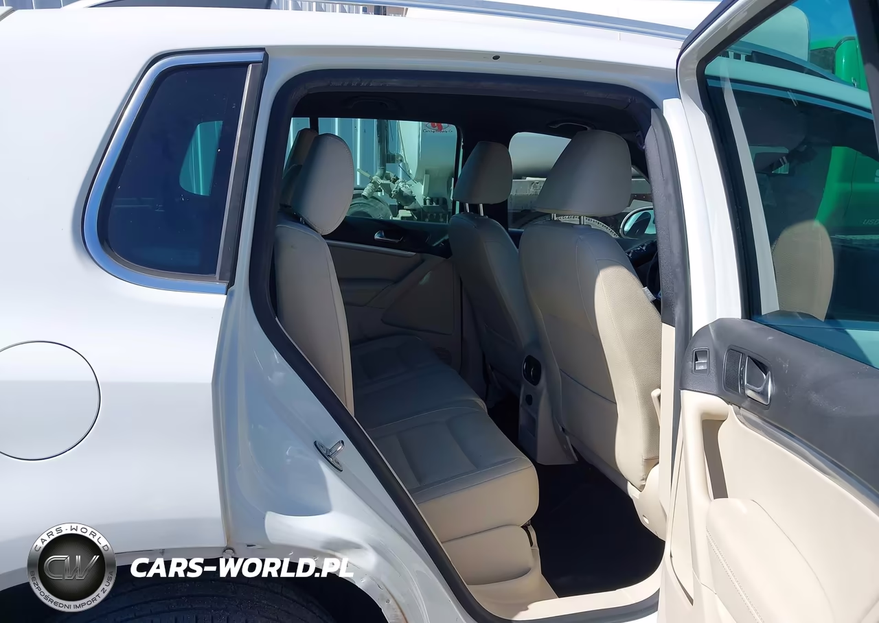 2016 Volkswagen Tiguan R-Line VIN:WVGAV7AX8GW039268 - 8