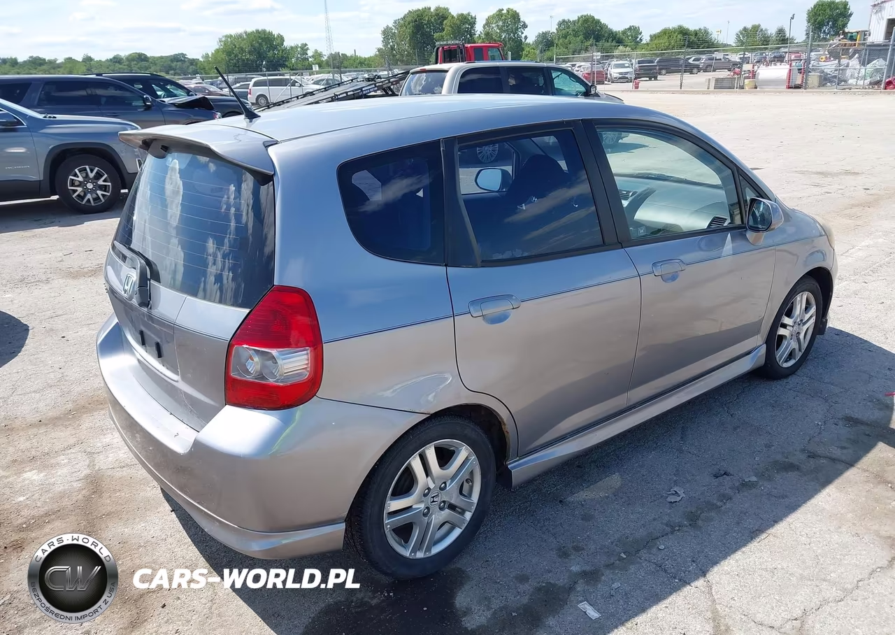 2008 Honda Fit Sport VIN:JHMGD386X8S001801 - 4