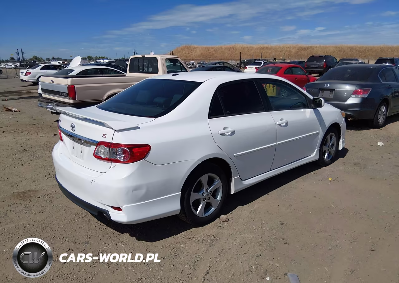 2011 Toyota Corolla S VIN:2T1BU4EEXBC718284 - 4
