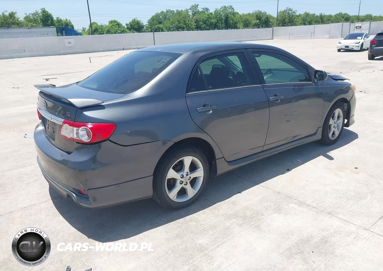 2013 Toyota Corolla S VIN:2T1BU4EE7DC929736 - 4