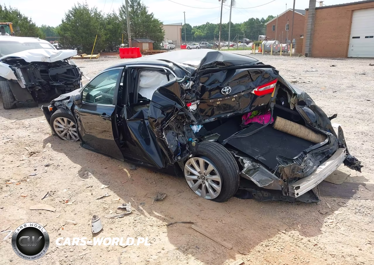 2018 Toyota Camry Le VIN:4T1B11HK7JU052989 - 3