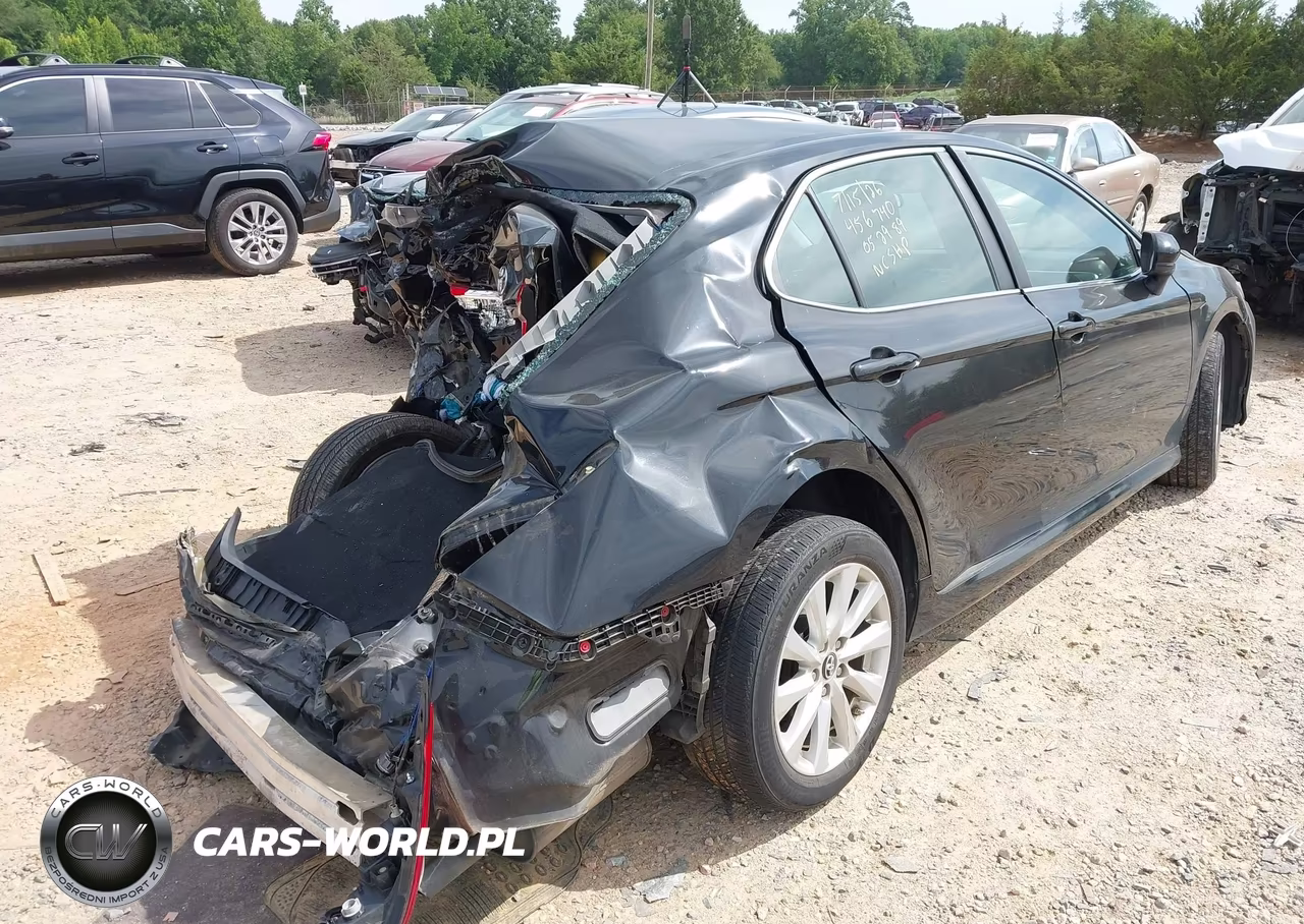 2018 Toyota Camry Le VIN:4T1B11HK7JU052989 - 4