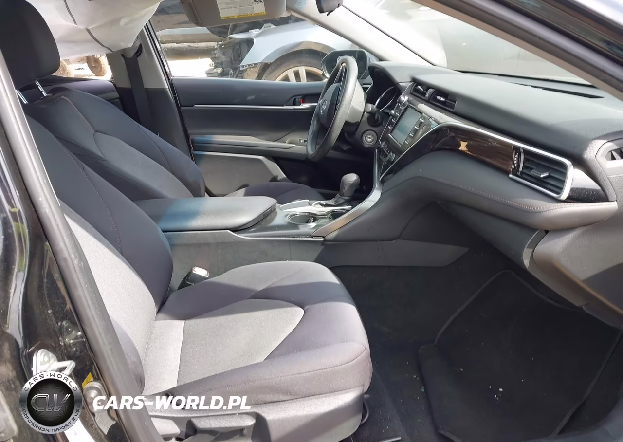 2018 Toyota Camry Le VIN:4T1B11HK7JU052989 - 5