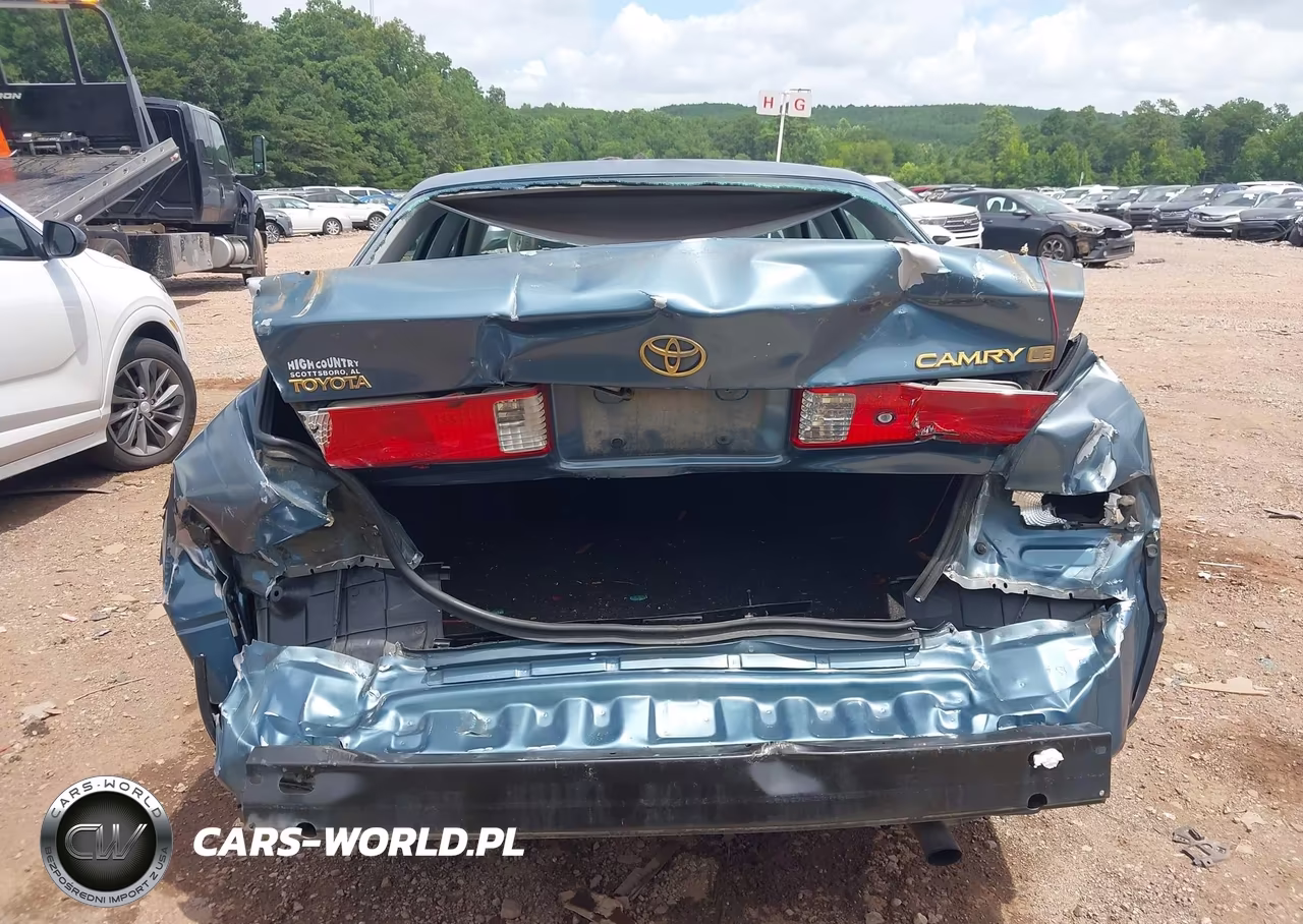 2000 Toyota Camry Le VIN:4T1BG22K4YU751259 - 17