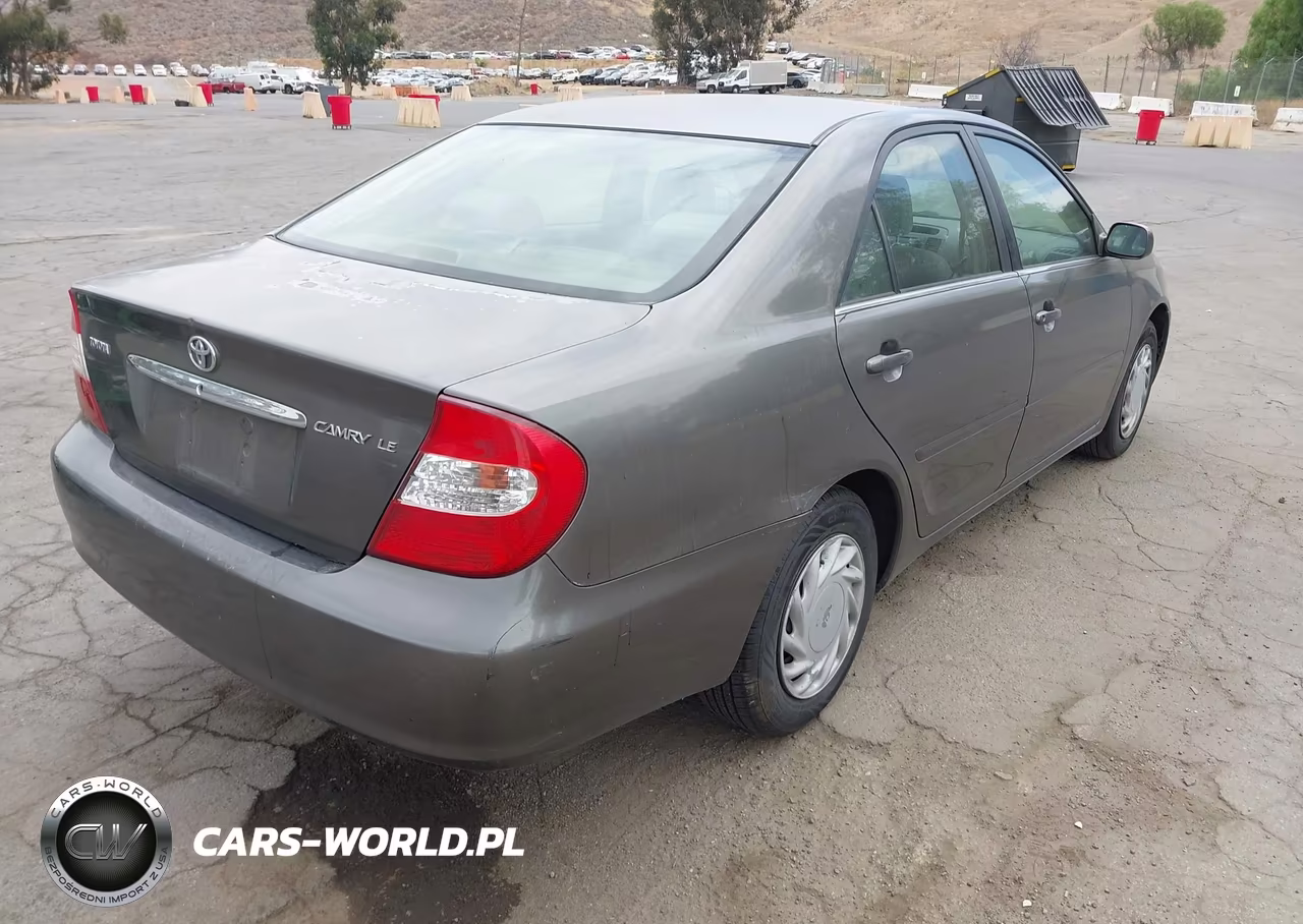 2003 Toyota Camry Le VIN:JTDBE32K630184679 - 4