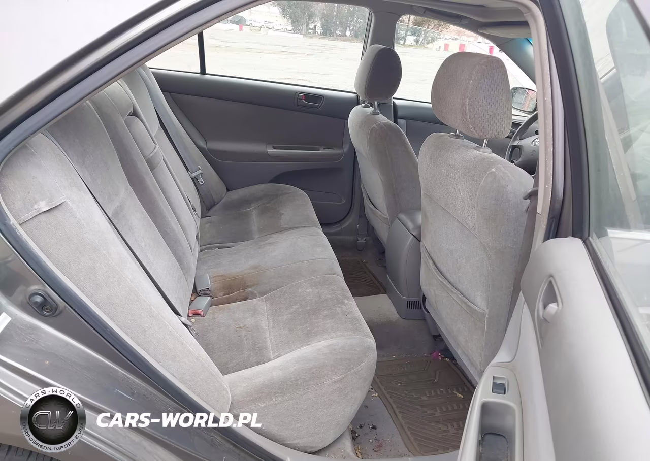 2003 Toyota Camry Le VIN:JTDBE32K630184679 - 8