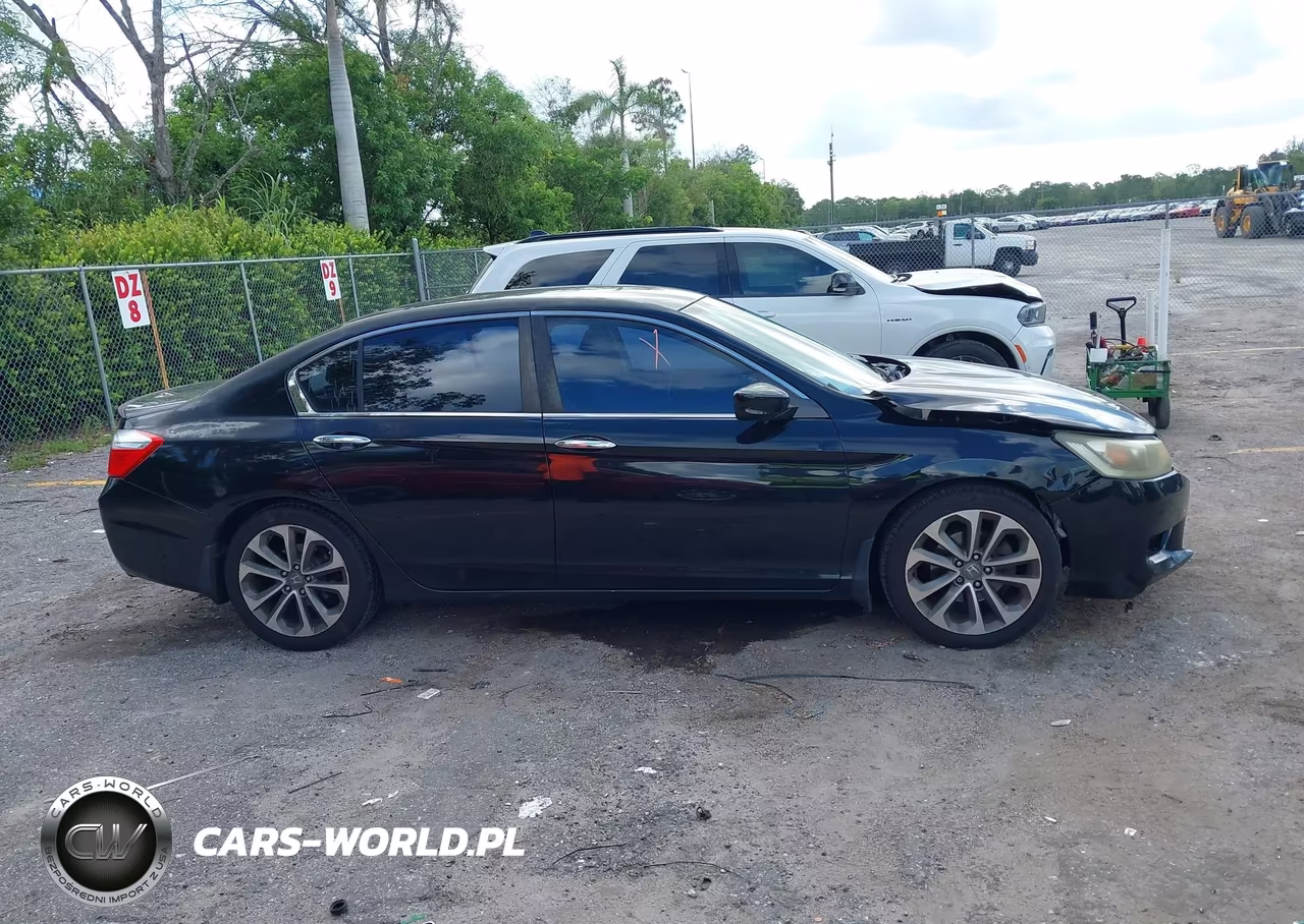2015 Honda Accord Sport VIN:1HGCR2F53FA094221 - 14