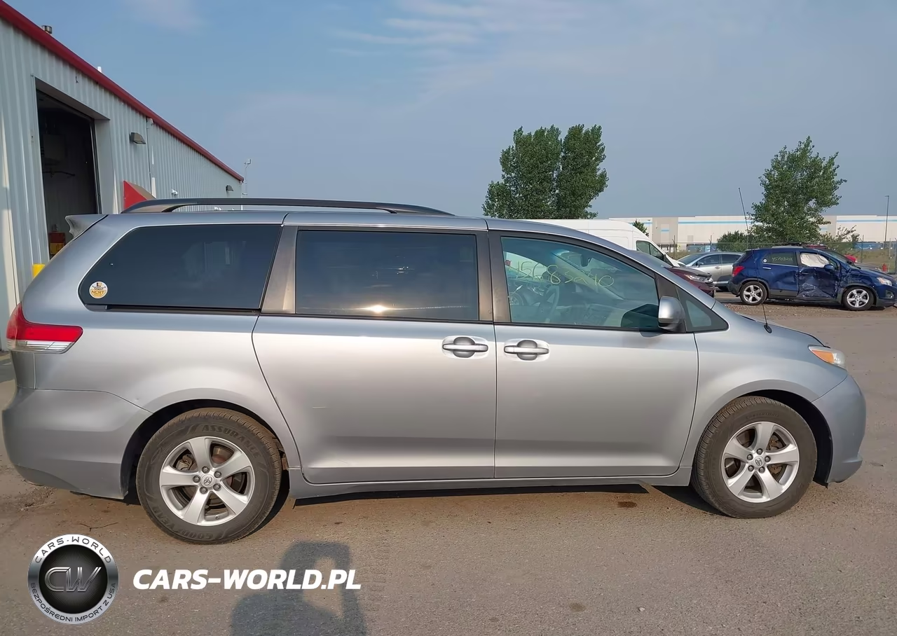 2013 Toyota Sienna Le V6 8 Passenger VIN:5TDKK3DC5DS303142 - 13