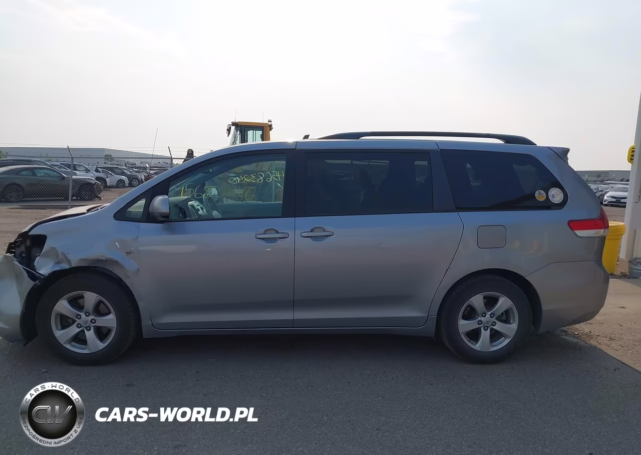 2013 Toyota Sienna Le V6 8 Passenger VIN:5TDKK3DC5DS303142 - 14