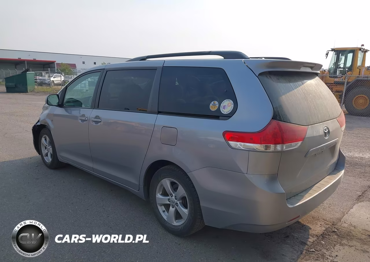 2013 Toyota Sienna Le V6 8 Passenger VIN:5TDKK3DC5DS303142 - 3
