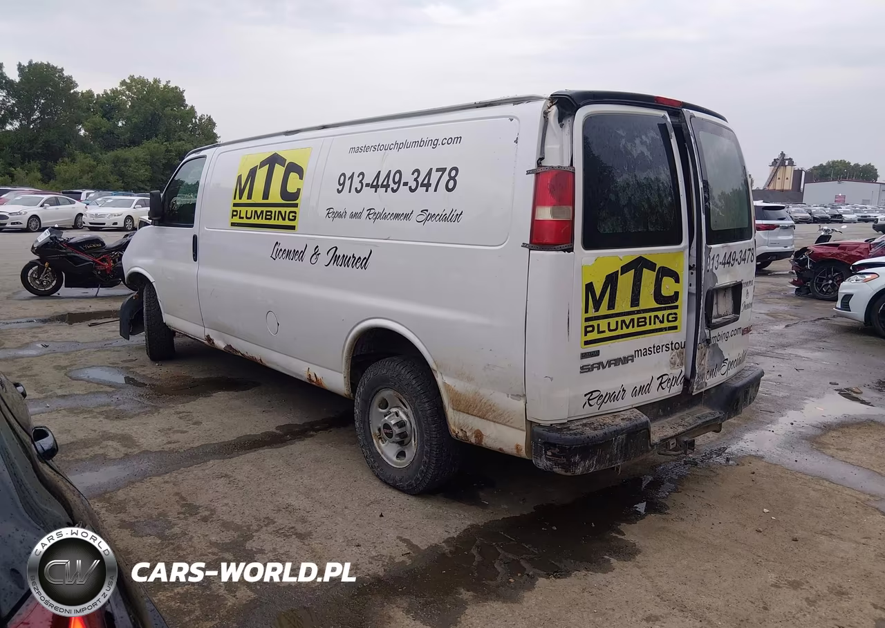 2010 GMC Savana 2500 Work Van VIN:1GTZGGBA1A1182711 - 3